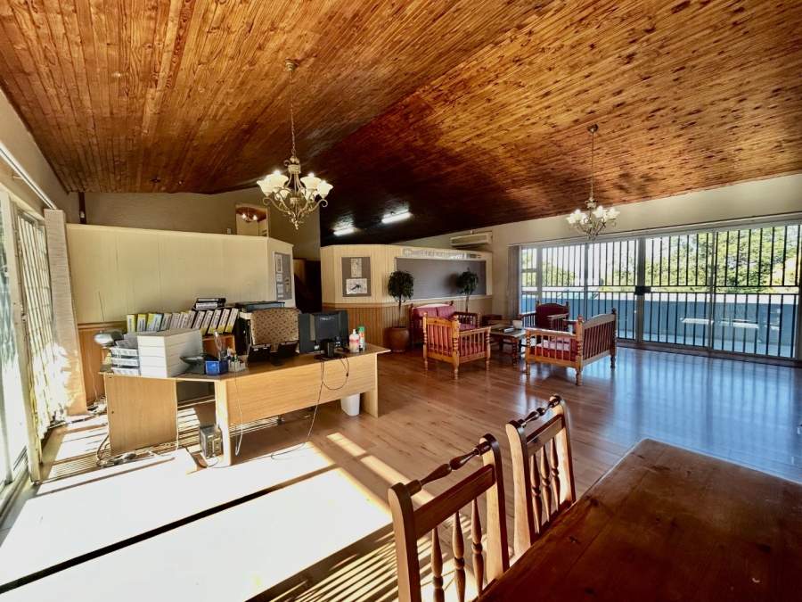 6 Bedroom Property for Sale in Schoemansville North West